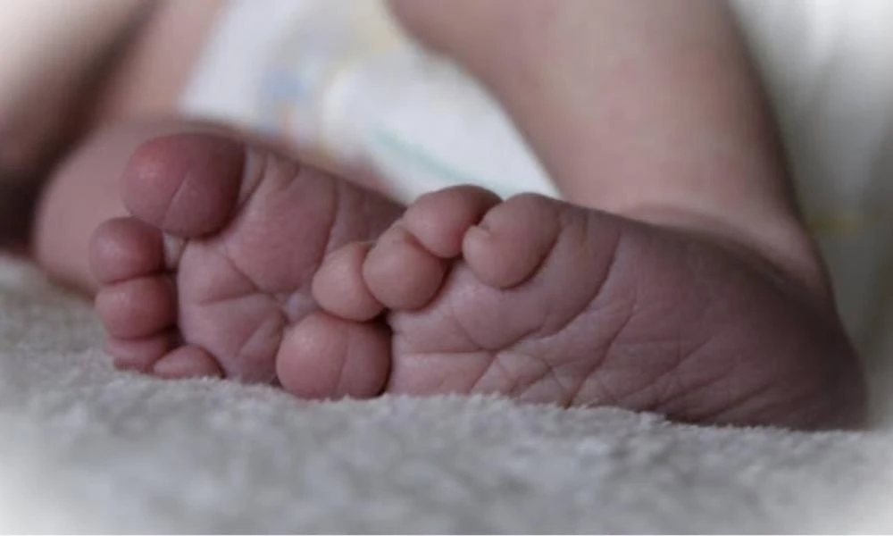 Ομόνοια: Ενδεχόμενο να μην επιχείρησε να πνίξει το βρέφος ο πατέρας